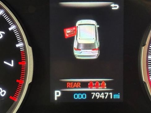 Used 2019 Toyota RAV4 LE w/ Carpet Mat Package FWD image 22