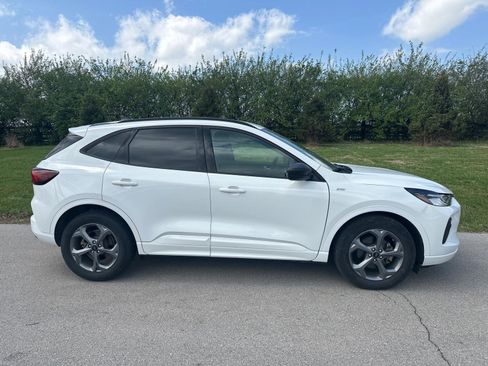 Certified 2023 Ford Escape ST-Line w/ Cold Weather Package FWD image 16