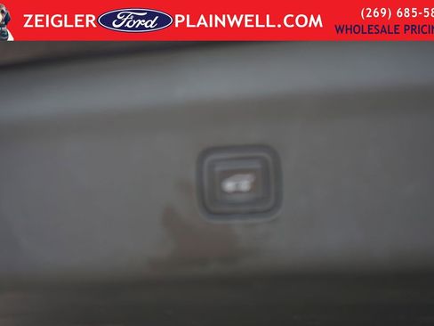 Used 2023 Buick Enclave Avenir w/ Avenir Technology Package AWD/4WD image 11