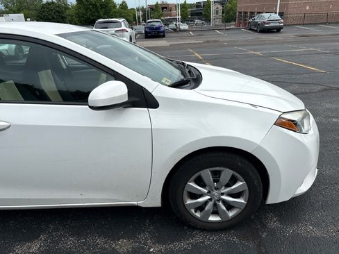 Used 2015 Toyota Corolla LE FWD image 15