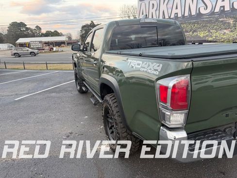 Used 2021 Toyota Tacoma TRD Off-Road image 9