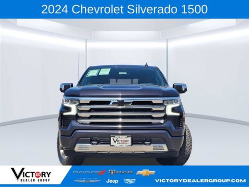Used 2024 Chevrolet Silverado 1500 High Country w/ Technology Package AWD/4WD image 3