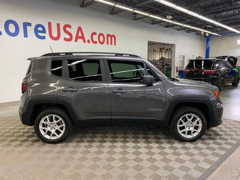 Used 2019 Jeep Renegade Latitude w/ Cold Weather Group AWD/4WD image 7