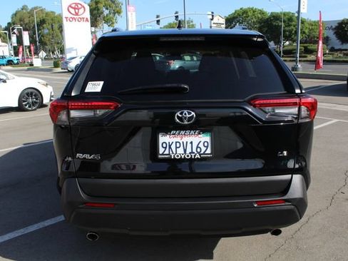 Used 2021 Toyota RAV4 LE w/ Carpet Mat Package (TMS) FWD image 13