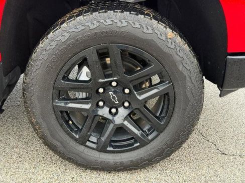 Used 2025 Chevrolet Silverado 1500 Custom Trail Boss w/ Turbomax Blackout Package image 7