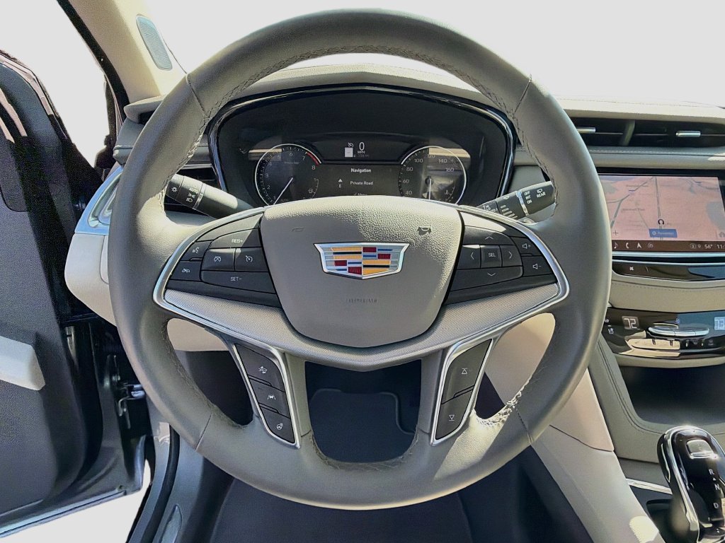 Used 2025 Cadillac XT5 Premium Luxury FWD image 10