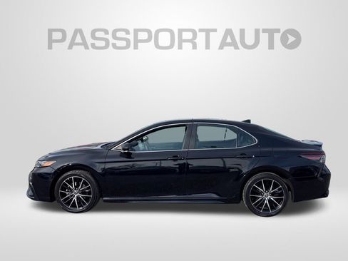 Certified 2022 Toyota Camry SE image 2