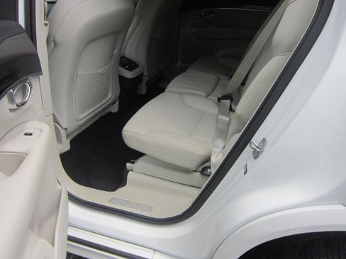 Used 2019 Volvo XC90 T6 Momentum w/ Protection Package Premier AWD/4WD image 10