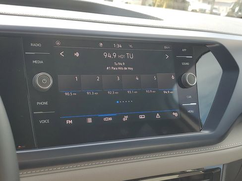 Certified 2024 Volkswagen Taos SE image 24