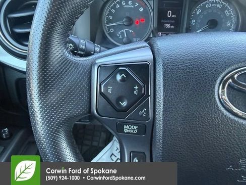 Used 2022 Toyota Tacoma TRD Off-Road w/ Technology Package AWD/4WD image 21