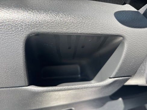 Used 2021 Nissan Kicks SV FWD image 39