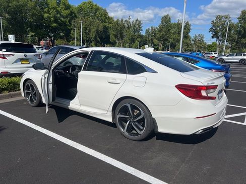 Used 2019 Honda Accord Sport image 2