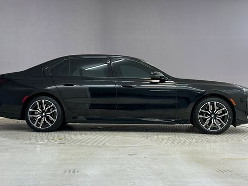 Certified 2023 BMW 740i w/ Parking Assistance Package image 7