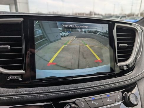 New 2026 Chrysler Pacifica Select image 3