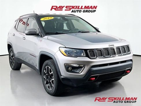 Used 2019 Jeep Compass Trailhawk AWD/4WD image 1