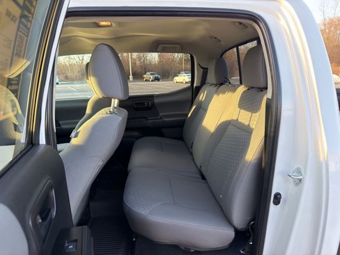 Used 2022 Toyota Tacoma SR image 25