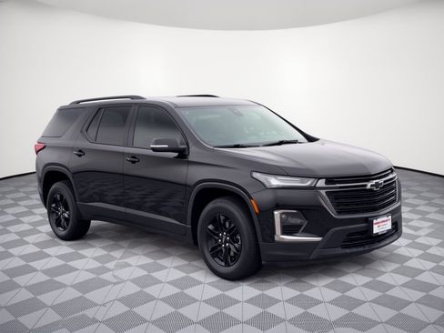 Used 2023 Chevrolet Traverse LT FWD image 7