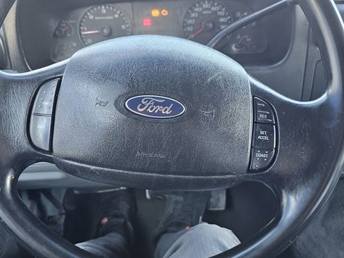 Used 2006 Ford F350 XLT image 12