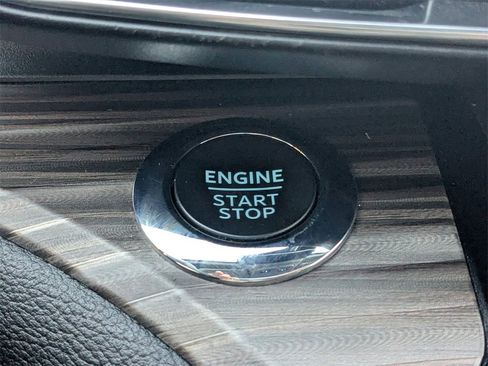 Used 2022 Ford Explorer Limited image 30