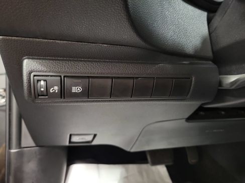 Used 2021 Toyota Corolla LE FWD image 25
