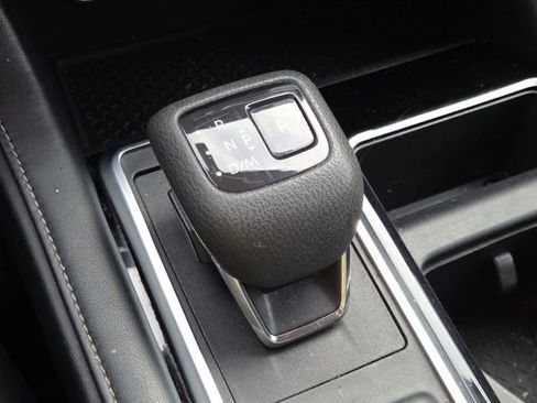 Used 2022 Nissan Pathfinder S FWD image 19