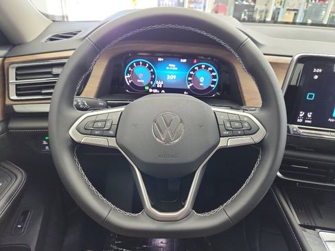 New 2026 Volkswagen Atlas SE FWD image 13
