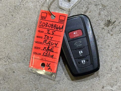 Used 2025 Toyota RAV4 XLE w/ Convenience Package image 39