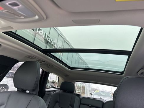 Certified 2025 Volvo XC60 B5 Plus image 27