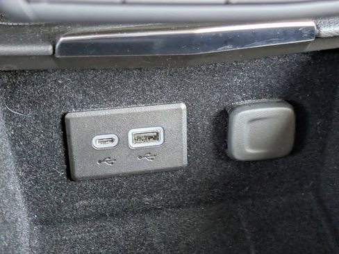 Certified 2023 Cadillac XT4 Luxury w/ Cold Weather Package image 25