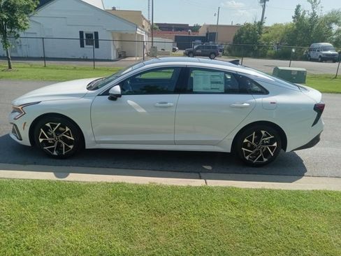 New 2025 Kia K5 EX image 7