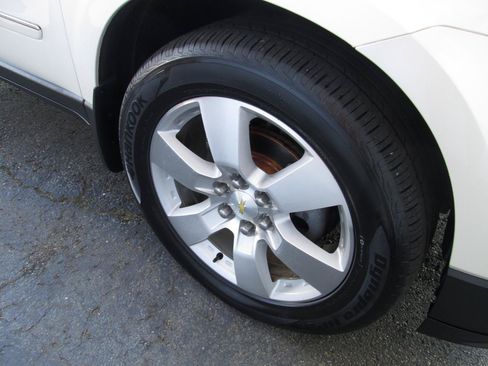 Used 2015 Chevrolet Traverse LTZ AWD/4WD image 40