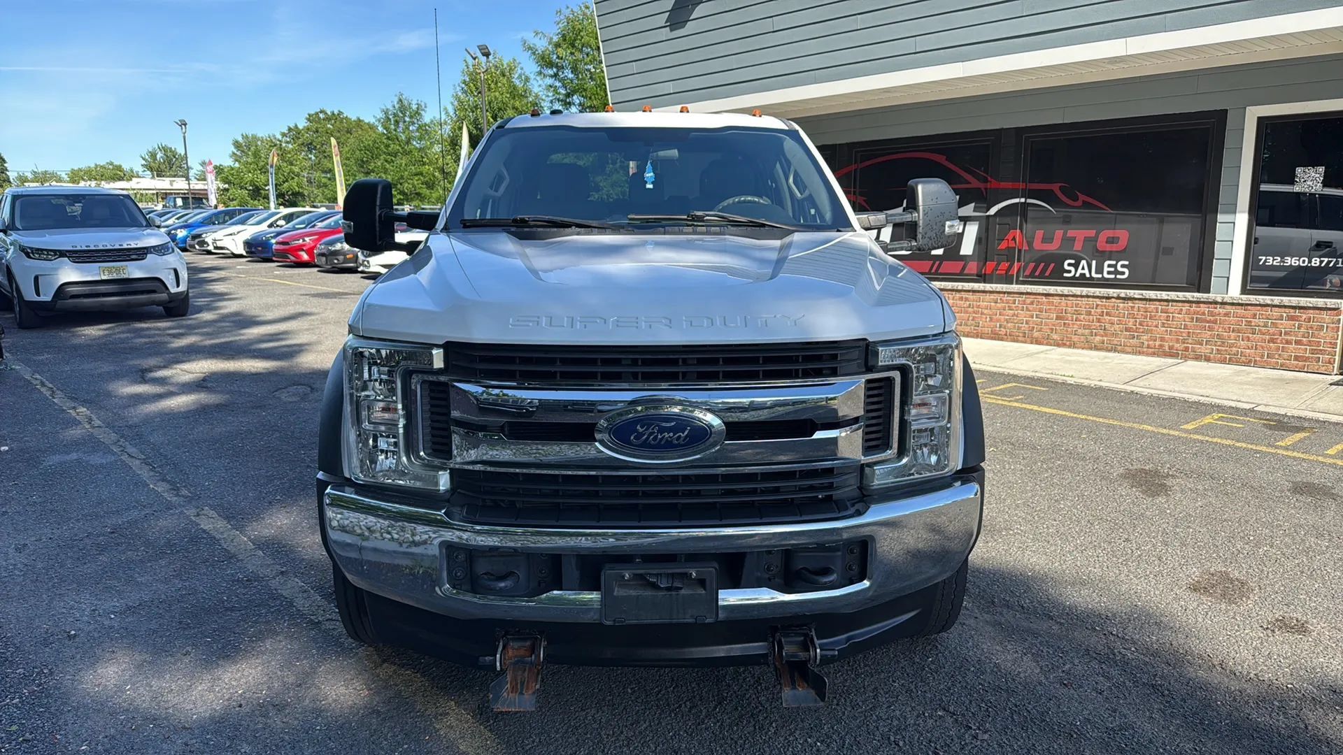Used 2019 Ford F550 4x4 Crew Cab Super Duty w/ XLT Value Package image 2