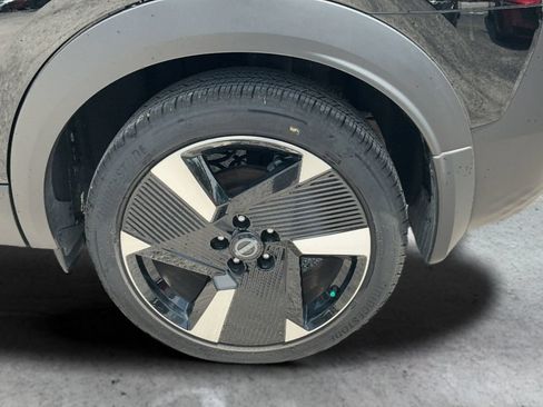 Certified 2025 Nissan Kicks SR FWD image 41