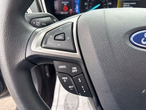 Used 2019 Ford Fusion SE FWD image 11