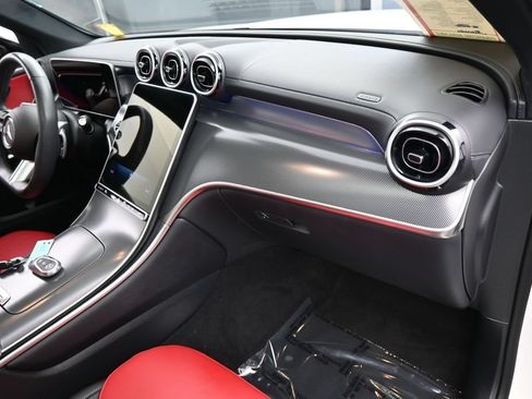 Used 2025 Mercedes-Benz GLC 300 image 43