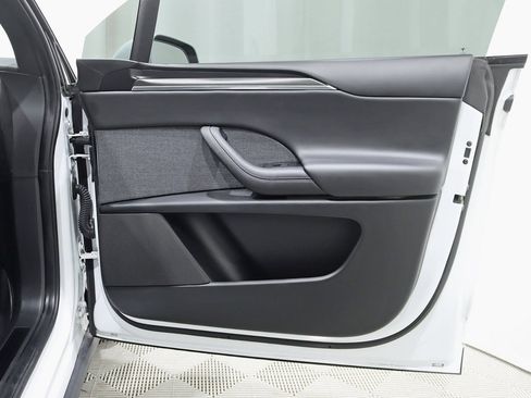 Used 2023 Tesla Model X Plaid image 33