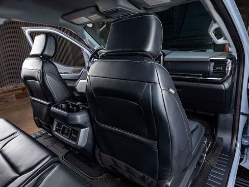 Used 2024 Ford F350 Lariat w/ Sport Appearance Package image 32