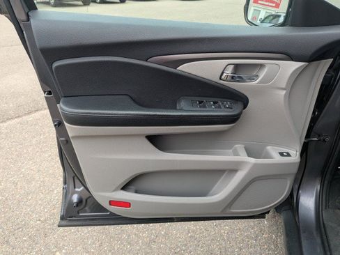 Used 2019 Honda Pilot LX image 10