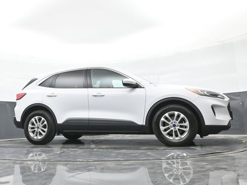 Used 2021 Ford Escape SE image 40