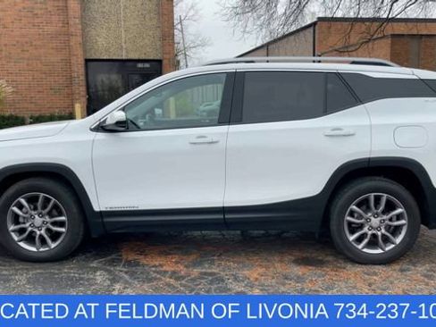 Used 2024 GMC Terrain SLT image 5