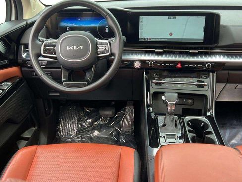 Used 2023 Kia Carnival SX Prestige FWD image 12