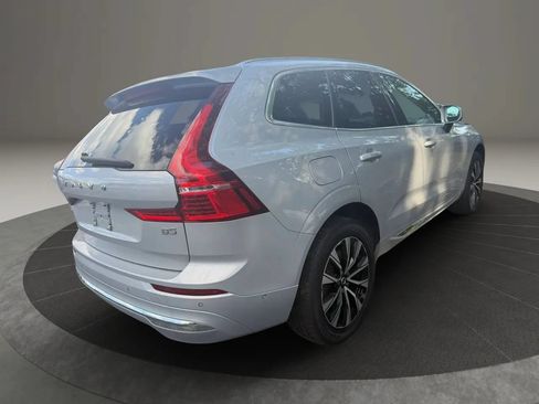 Used 2023 Volvo XC60 B5 Plus FWD image 5