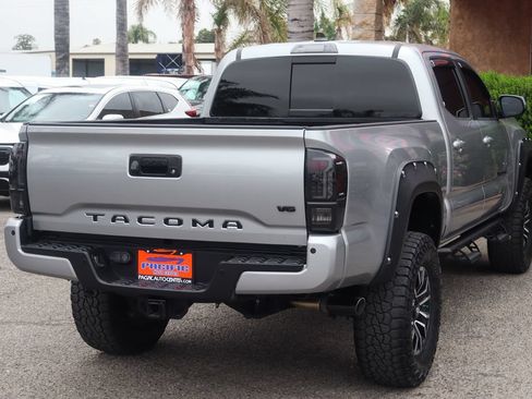 Used 2020 Toyota Tacoma TRD Sport w/ Technology Package AWD/4WD image 10