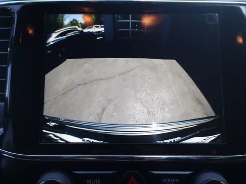 Used 2019 Jeep Grand Cherokee Limited AWD/4WD image 21