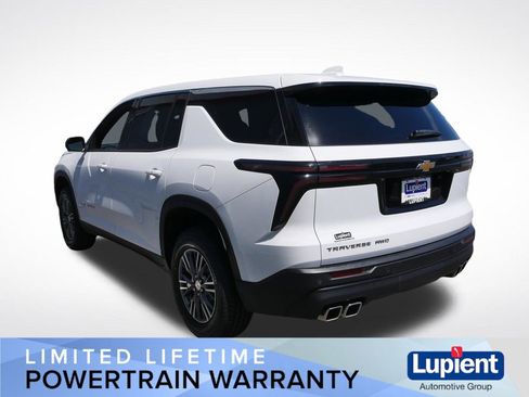 Used 2024 Chevrolet Traverse LS AWD/4WD image 10