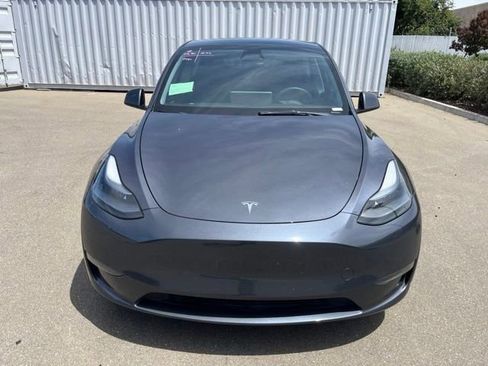 Used 2023 Tesla Model Y Performance AWD/4WD image 2