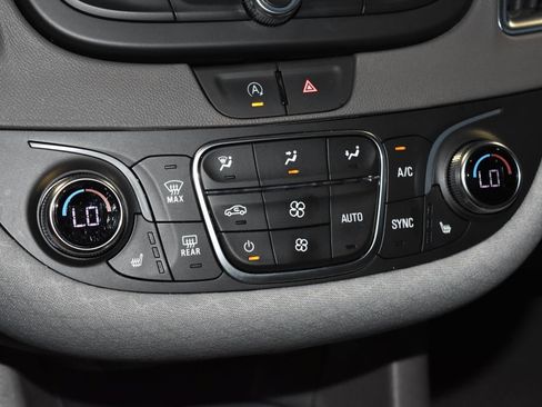 Used 2020 Chevrolet Malibu LT FWD image 13