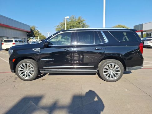 Used 2021 GMC Yukon Denali w/ Denali Premium Package image 3