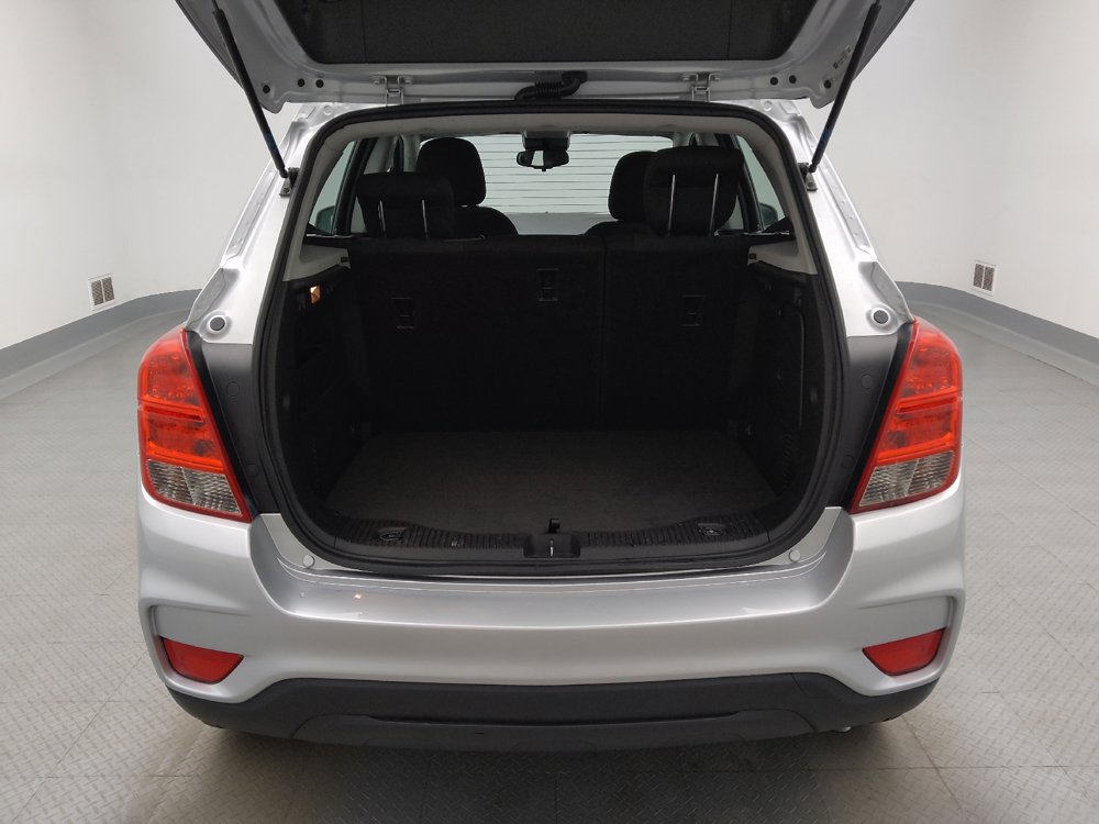 Used 2020 Chevrolet Trax LS FWD image 29
