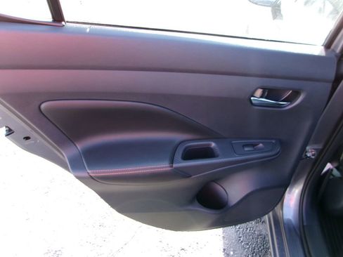 Used 2020 Nissan Versa SR w/ Convenience Package image 10